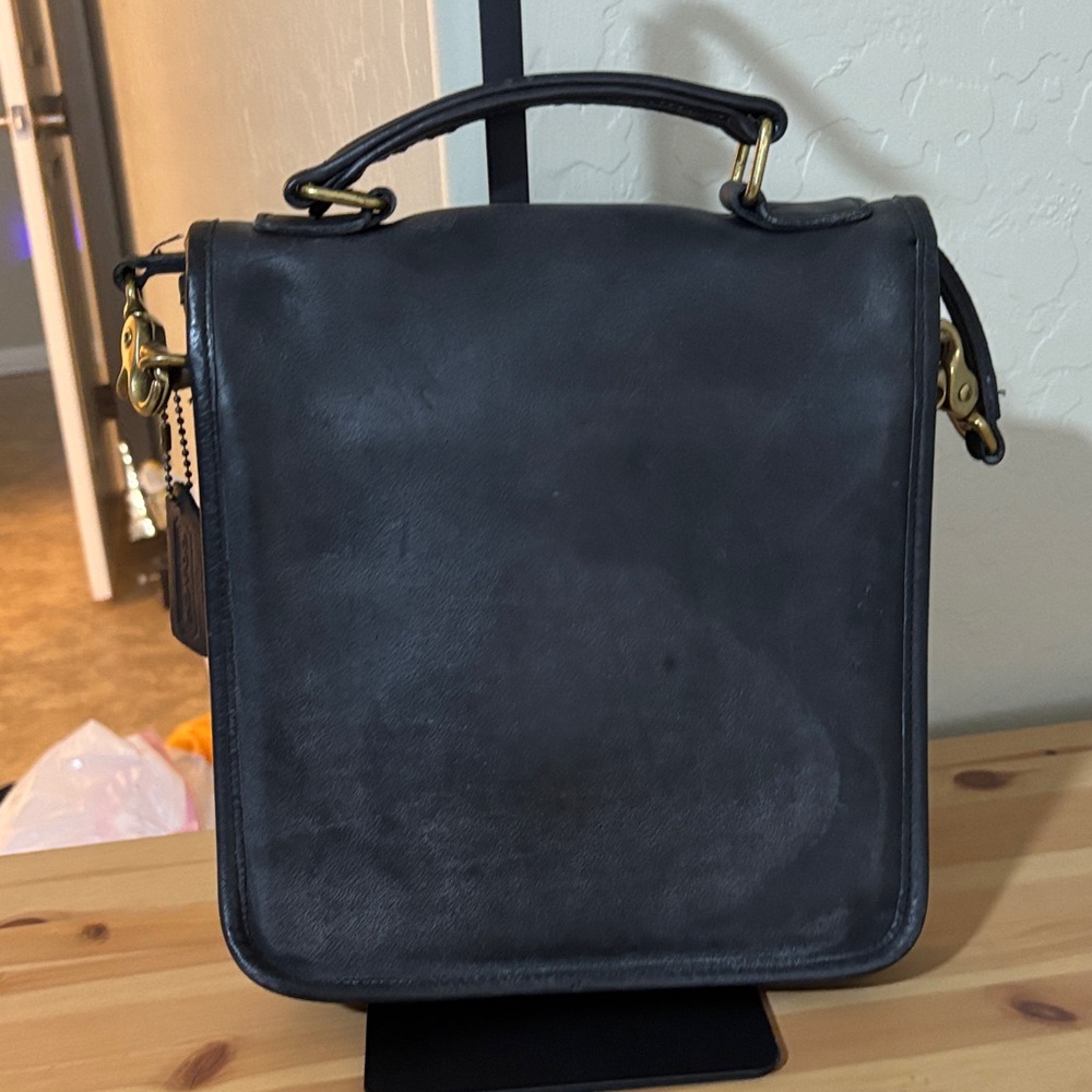 Coach Vintage Willis Black Leather Shoulder Bag - Picture 3 of 13